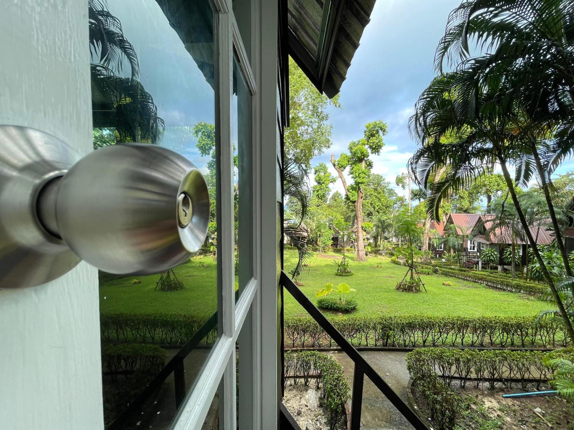 Vanara Resort *