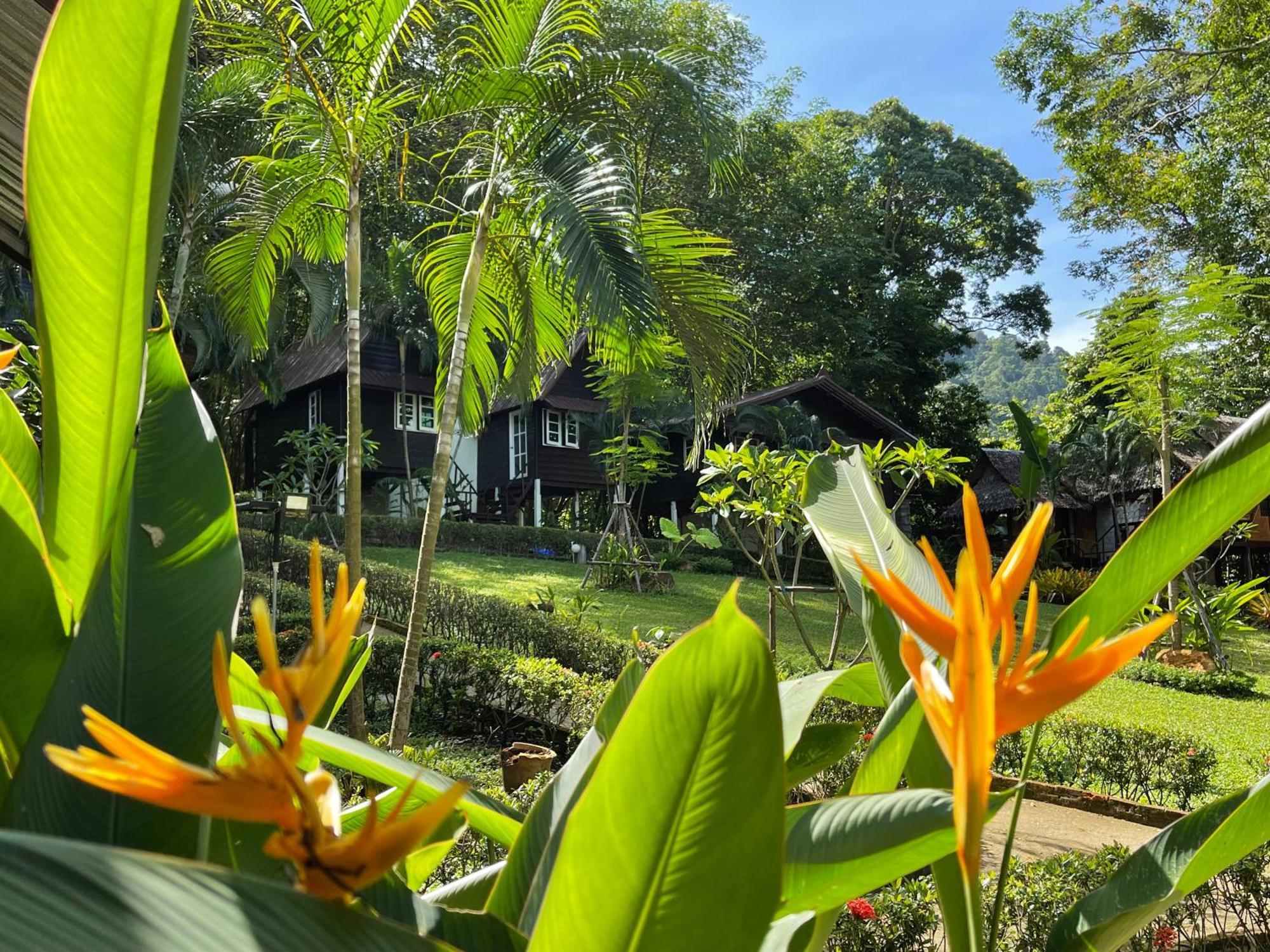 Vanara Resort *